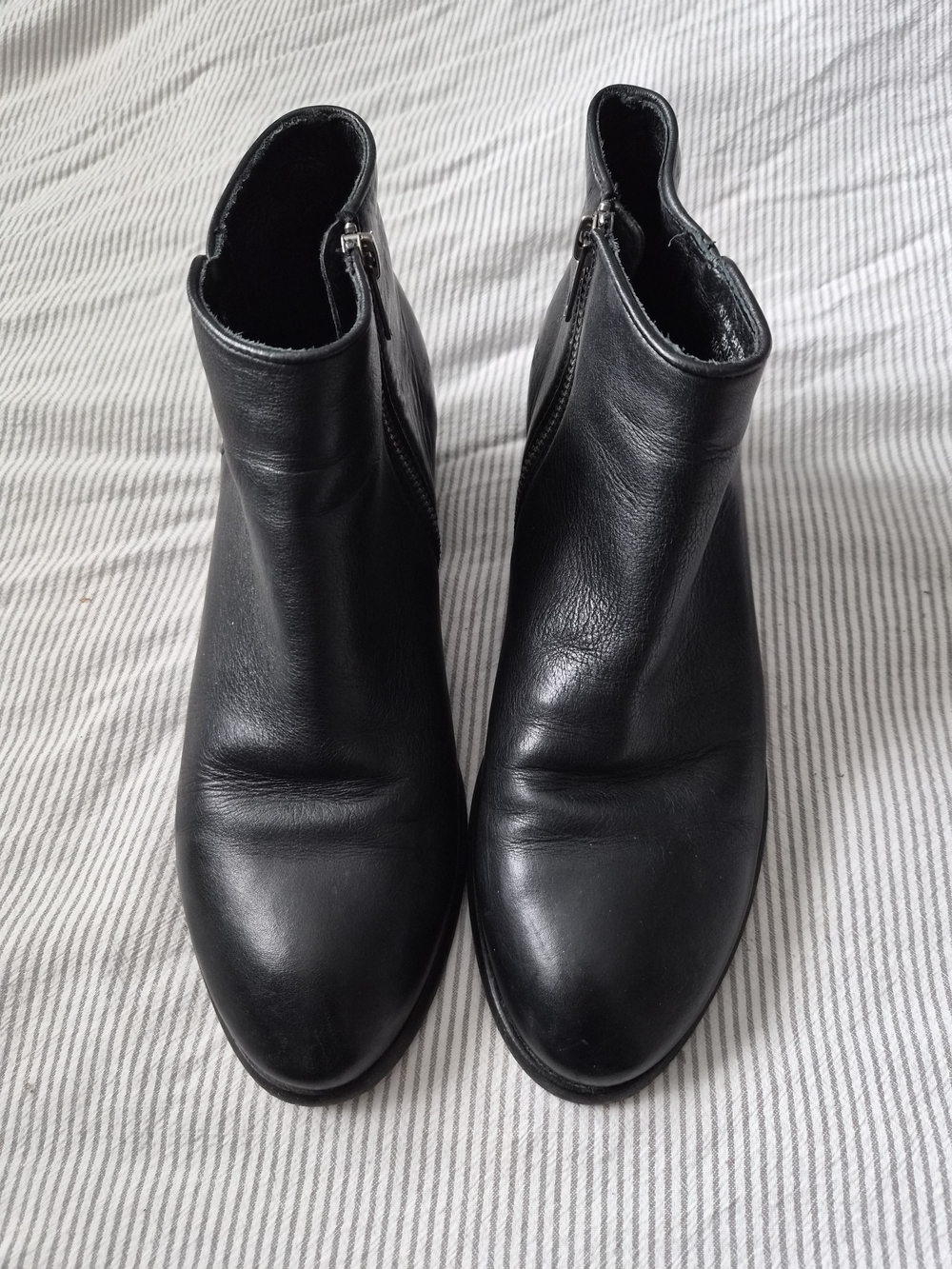 Frye Carson Piping Black Leather Booties with Side Zipper
